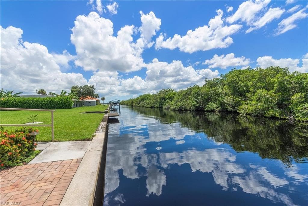 2157 Club House RD, NORTH FORT MYERS FL 33917-39