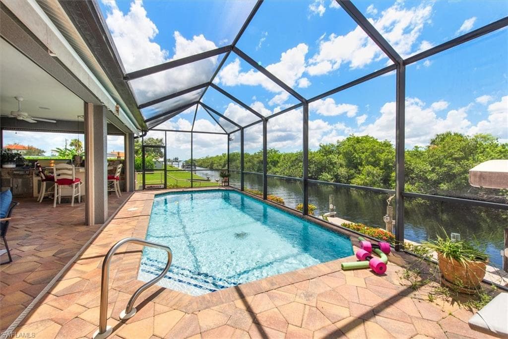 2157 Club House RD, NORTH FORT MYERS FL 33917-38
