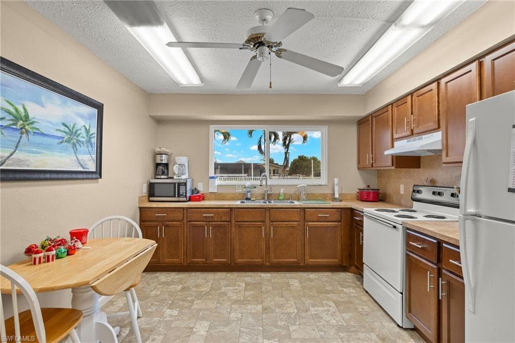 4541 SE 5th PL # 207, CAPE CORAL FL 33904-40