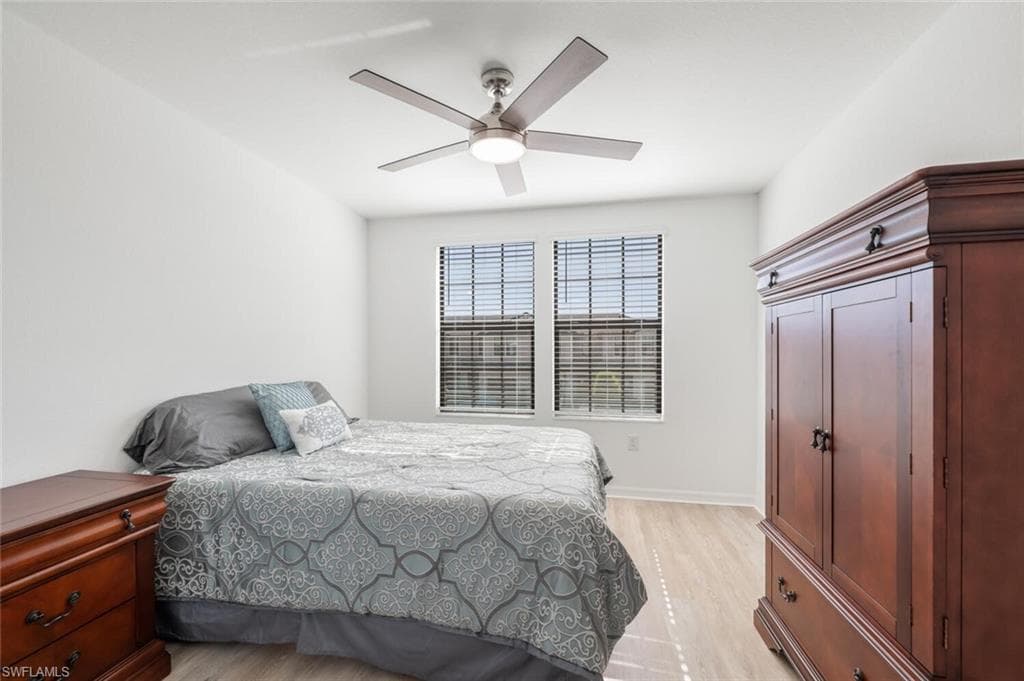 14195 Oviedo PL-22