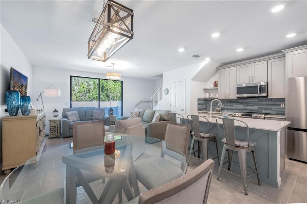 14195 Oviedo PL-5