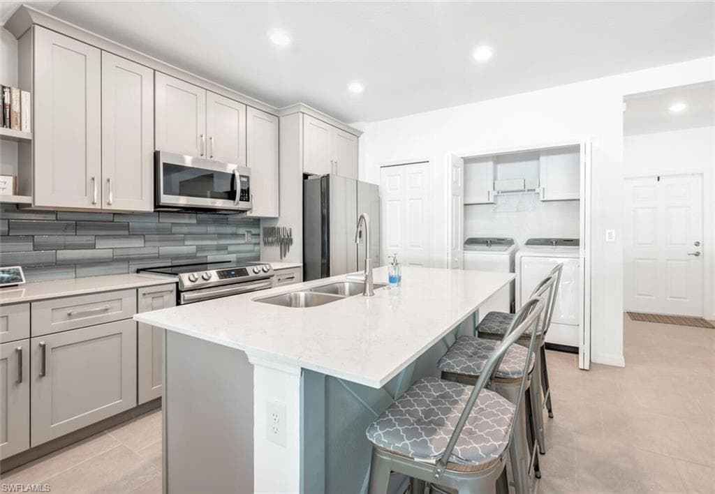 14195 Oviedo PL-8