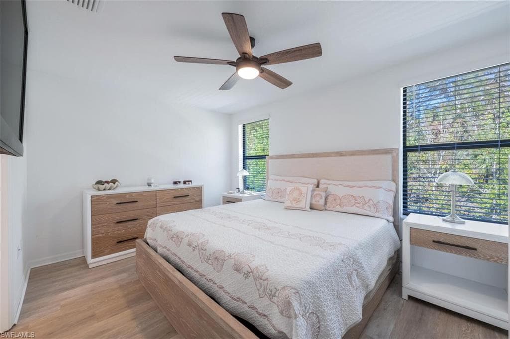 14195 Oviedo PL-18
