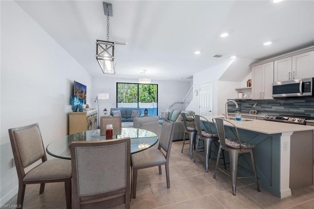 14195 Oviedo PL-3