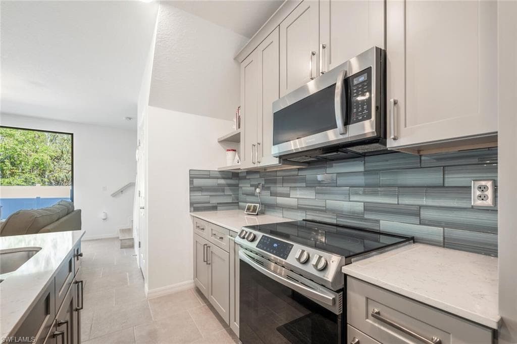 14195 Oviedo PL-7