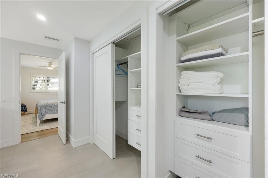 707 Durion CT, SANIBEL FL 33957-16