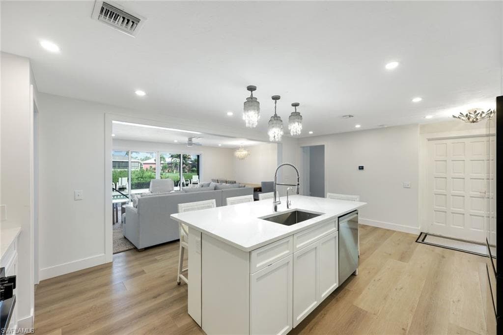 707 Durion CT, SANIBEL FL 33957-10