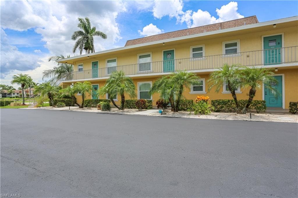 401 Charlemagne BLVD # C104, NAPLES FL 34112-3