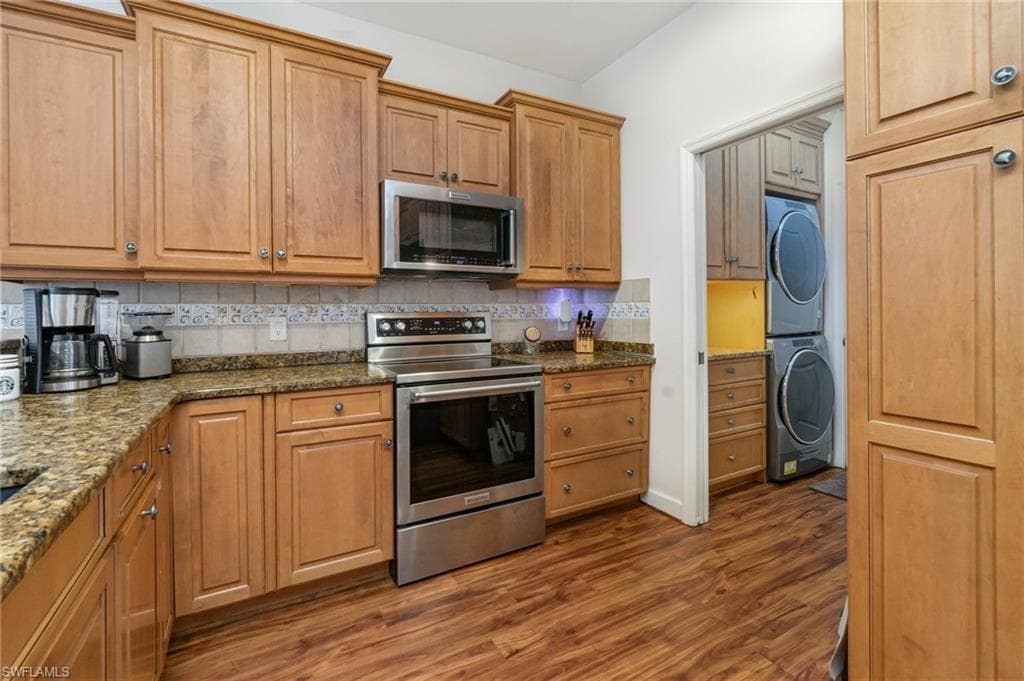 6070 Waterway Bay DR, FORT MYERS FL 33908-11