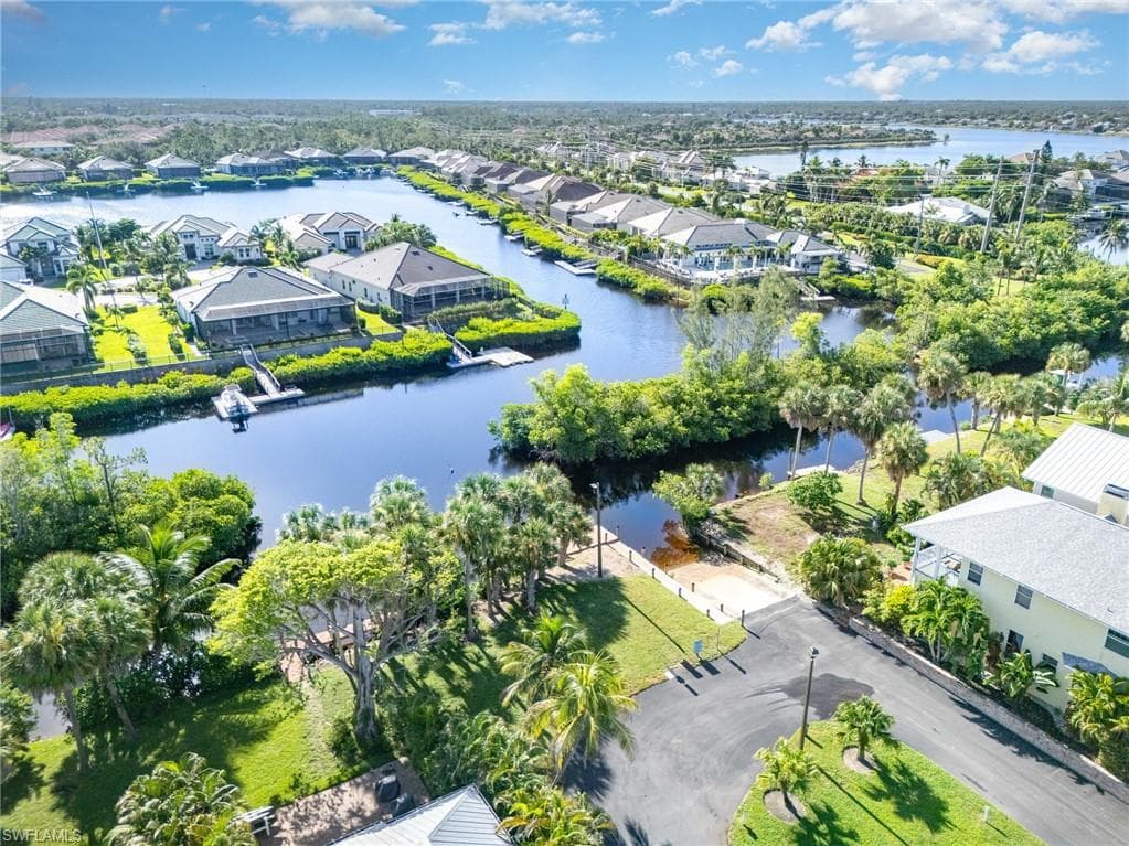 6070 Waterway Bay DR, FORT MYERS FL 33908-29