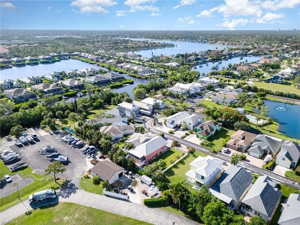 6070 Waterway Bay DR, FORT MYERS FL 33908-32