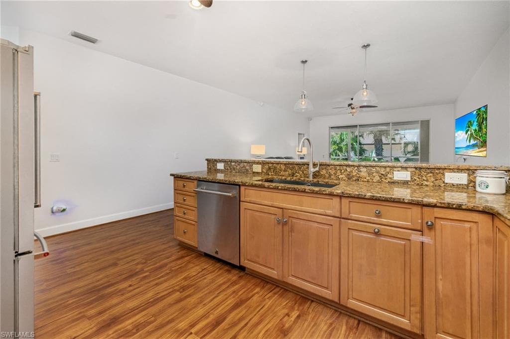 6070 Waterway Bay DR, FORT MYERS FL 33908-9