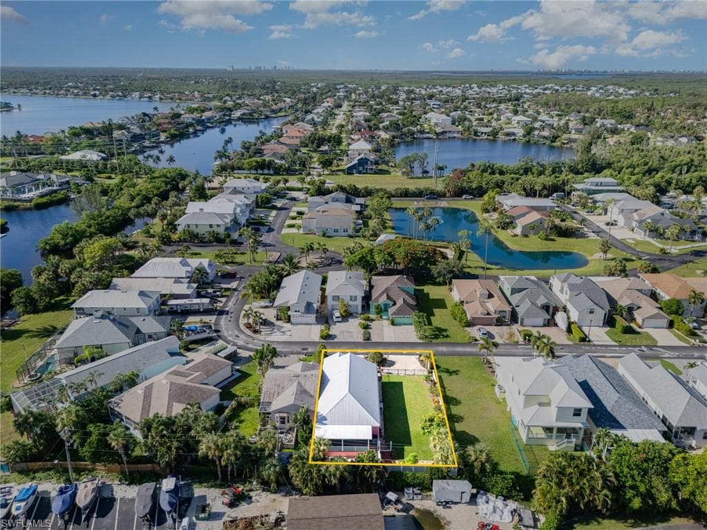 6070 Waterway Bay DR, FORT MYERS FL 33908-38