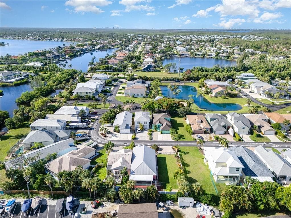 6070 Waterway Bay DR, FORT MYERS FL 33908-33