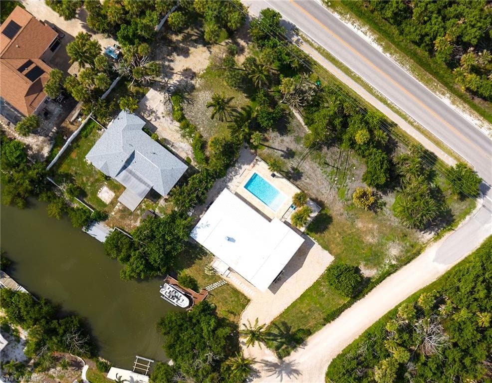 5885 Pine Tree DR, SANIBEL FL 33957-5