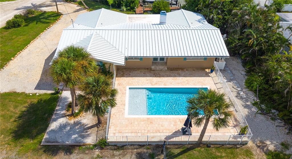 5885 Pine Tree DR, SANIBEL FL 33957-45