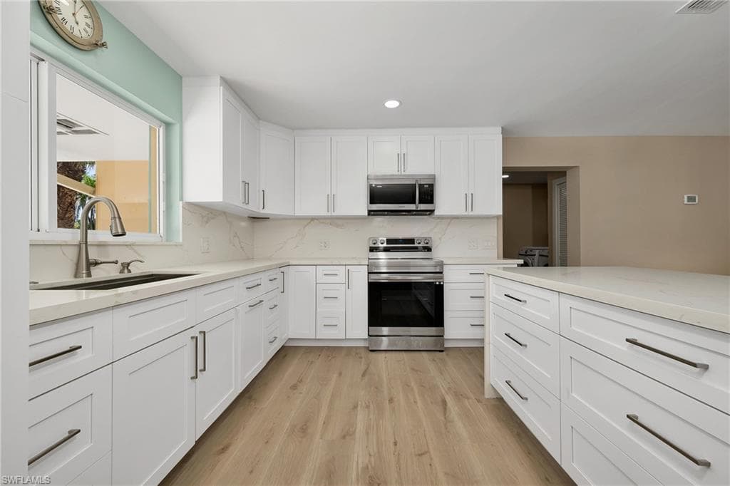 5885 Pine Tree DR, SANIBEL FL 33957-19