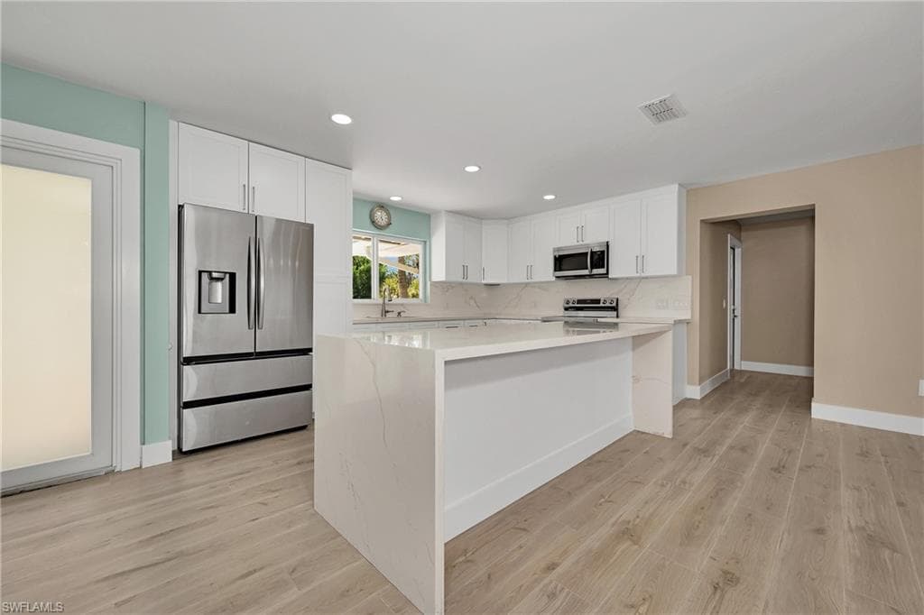 5885 Pine Tree DR, SANIBEL FL 33957-18