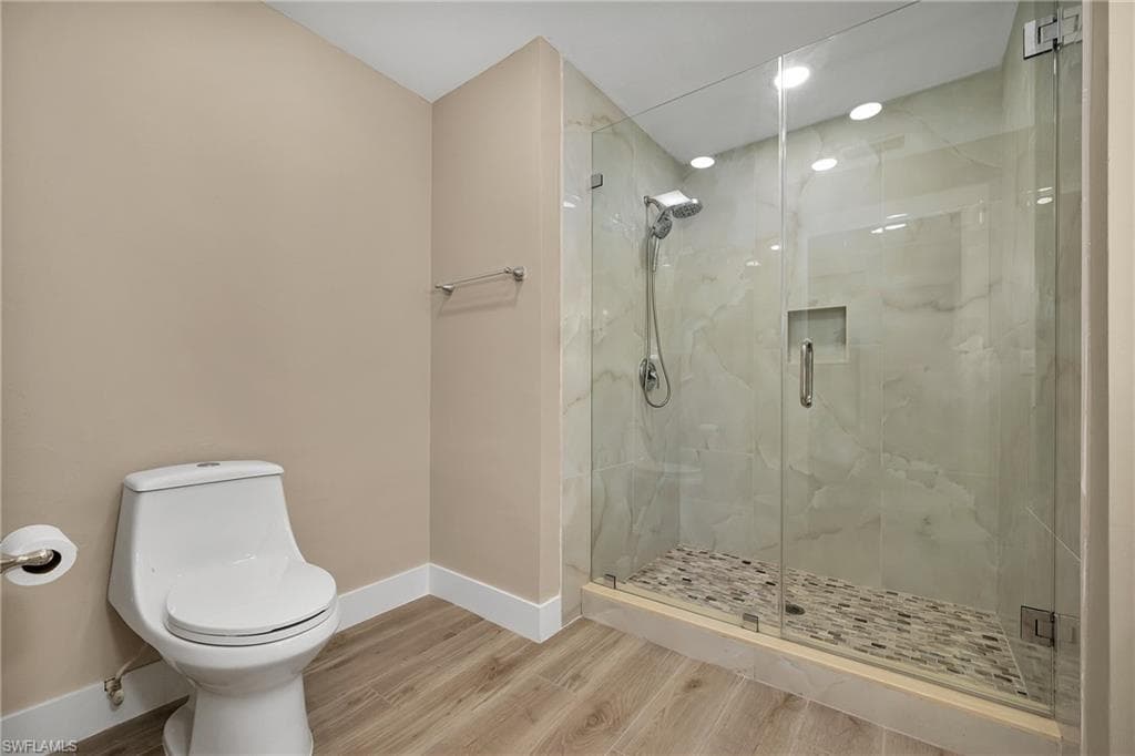 5885 Pine Tree DR, SANIBEL FL 33957-30