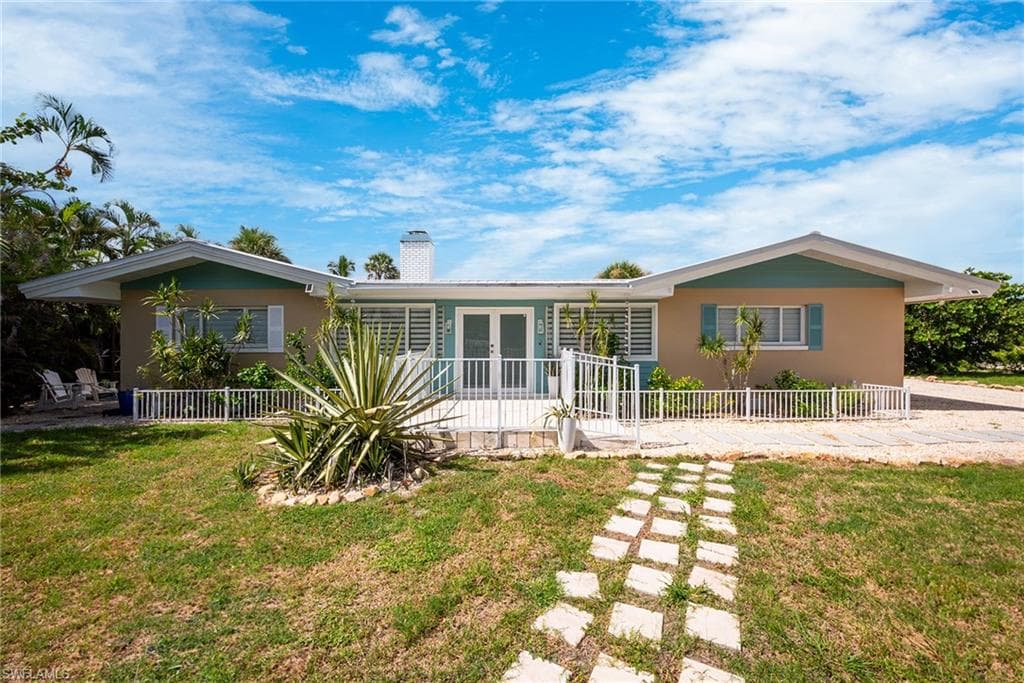 5885 Pine Tree DR, SANIBEL FL 33957-7