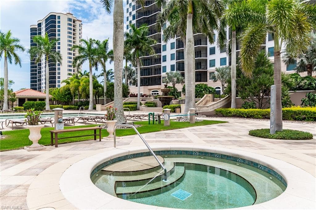 1060 Borghese LN # 204, NAPLES FL 34114-45