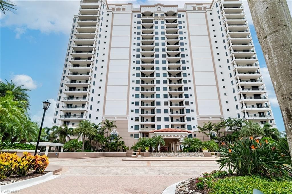 1060 Borghese LN # 204, NAPLES FL 34114-46