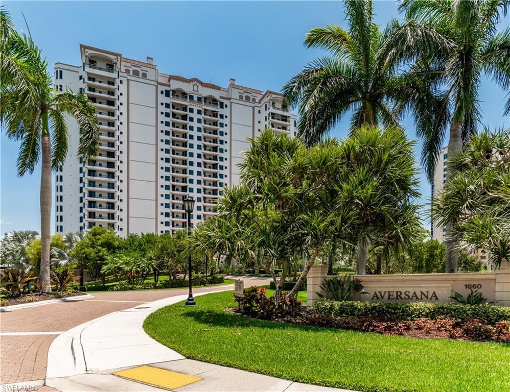 1060 Borghese LN # 204, NAPLES FL 34114-39