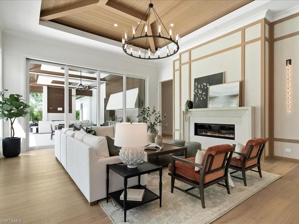 208 Hickory RD, NAPLES FL 34108-15