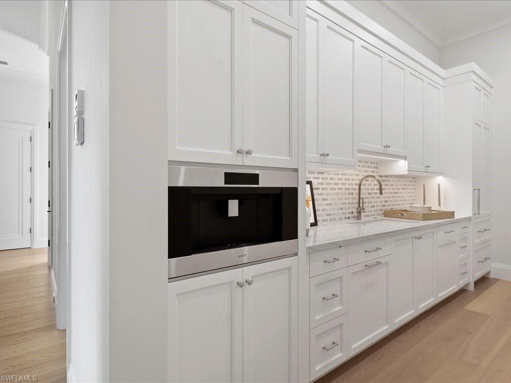 208 Hickory RD, NAPLES FL 34108-21