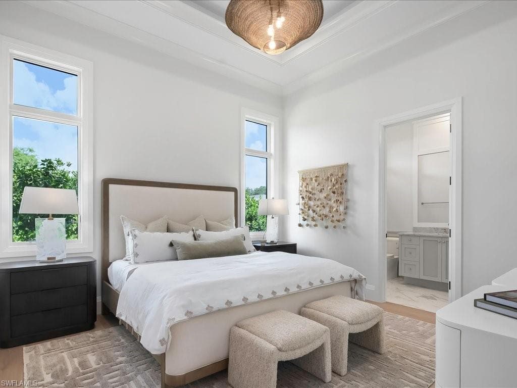 208 Hickory RD, NAPLES FL 34108-35