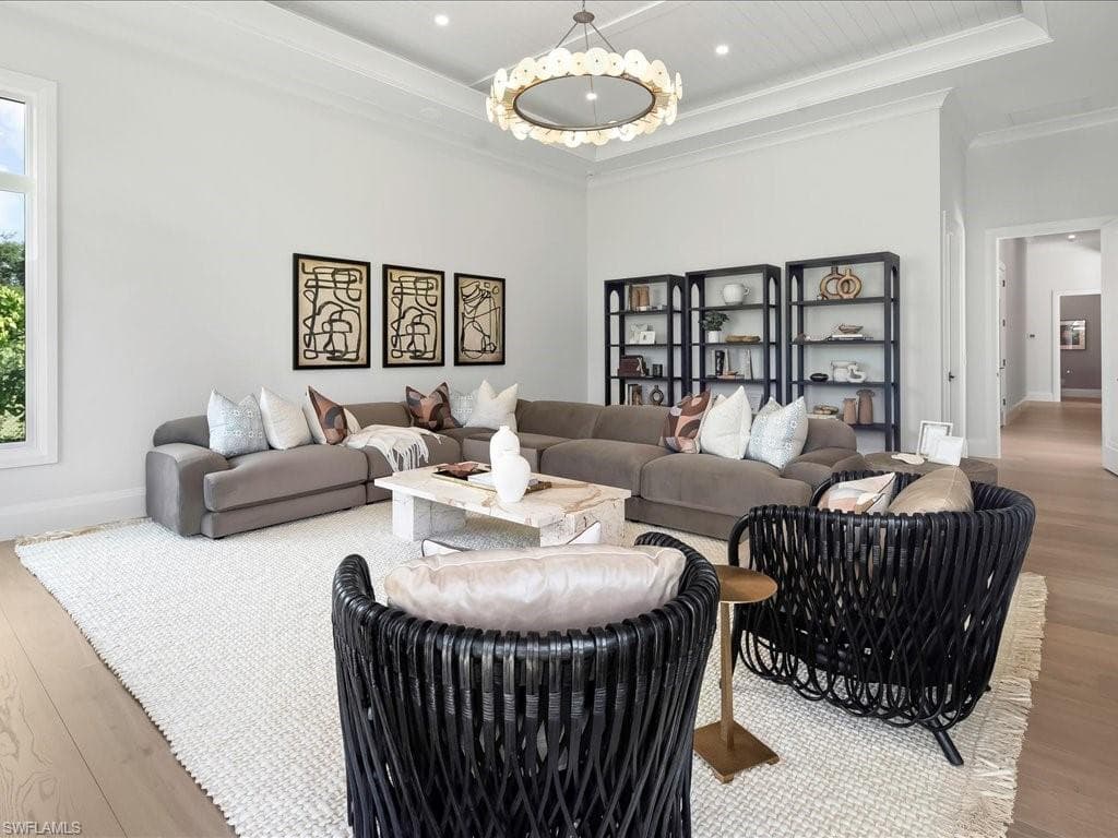 208 Hickory RD, NAPLES FL 34108-43