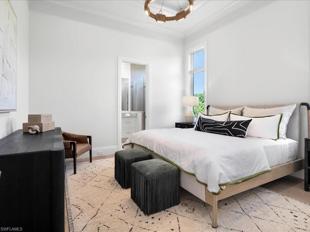 208 Hickory RD, NAPLES FL 34108-39