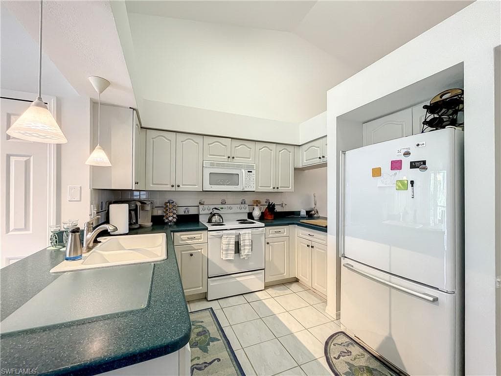 470 Bermuda Cove WAY # 303, NAPLES FL 34110-26