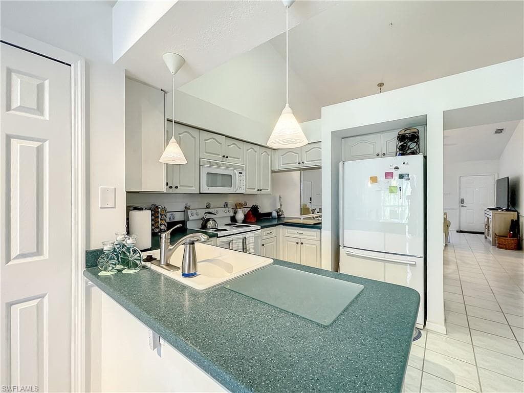 470 Bermuda Cove WAY # 303, NAPLES FL 34110-27