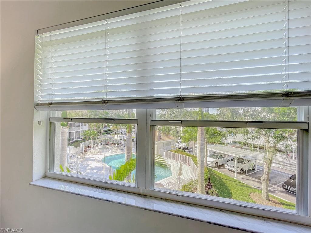 470 Bermuda Cove WAY # 303, NAPLES FL 34110-32