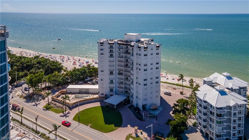 9051 Gulf Shore DR # 2, NAPLES FL 34108-23
