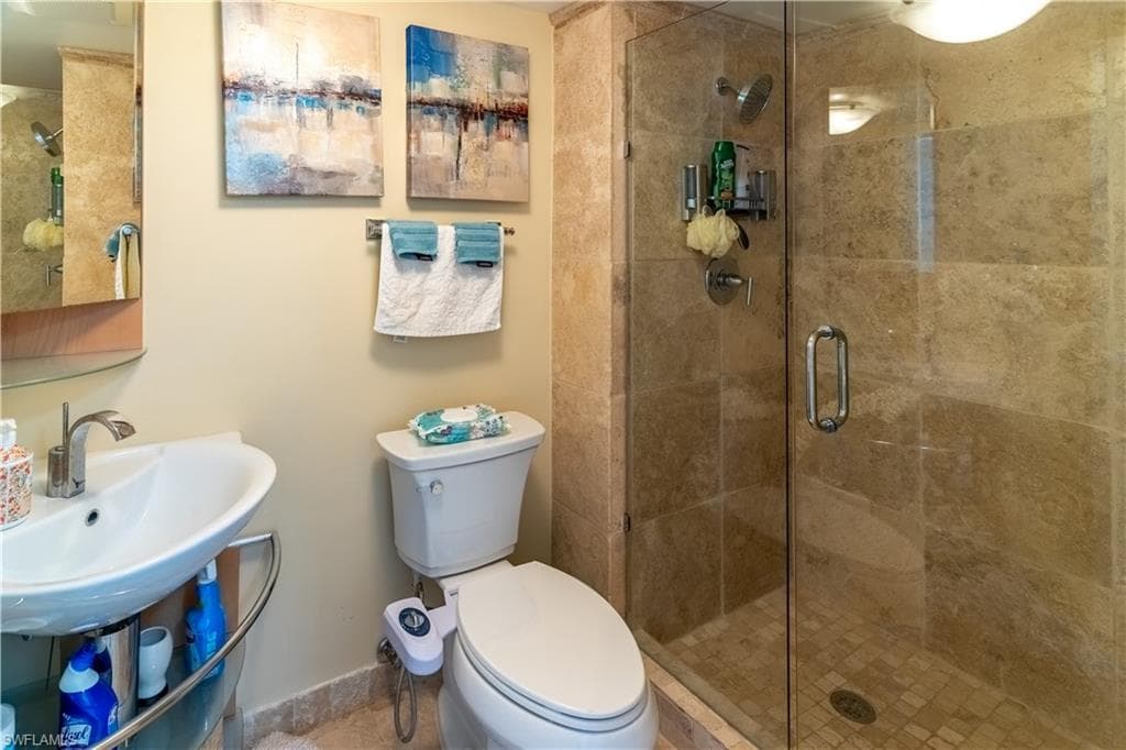 9051 Gulf Shore DR # 2, NAPLES FL 34108-3