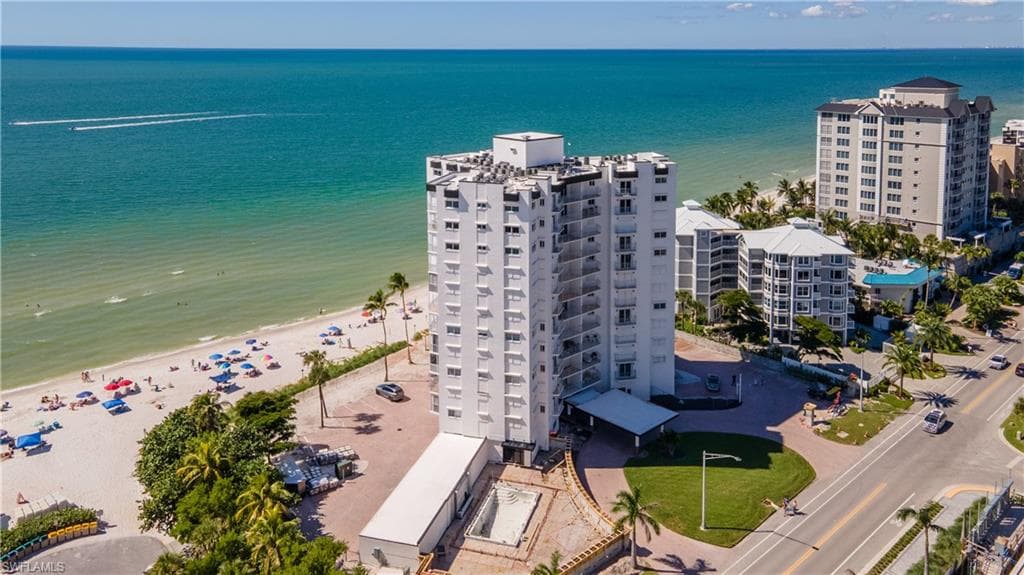 9051 Gulf Shore DR # 2, NAPLES FL 34108-24