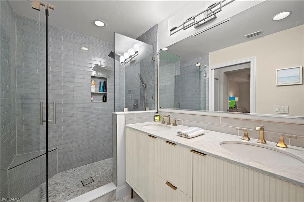 20940 Island Sound CIR # 105, ESTERO FL 33928-16