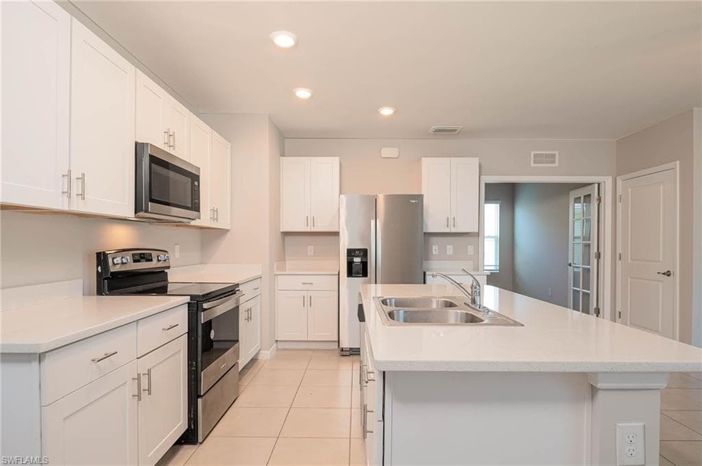 18517 Cronin Sand LN, NORTH FORT MYERS FL 33917-6