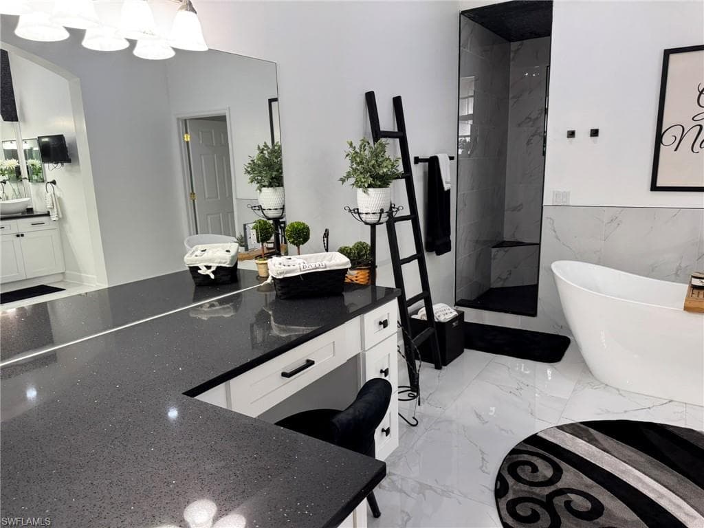 21524 Taft CT # 201, ESTERO FL 33928-12