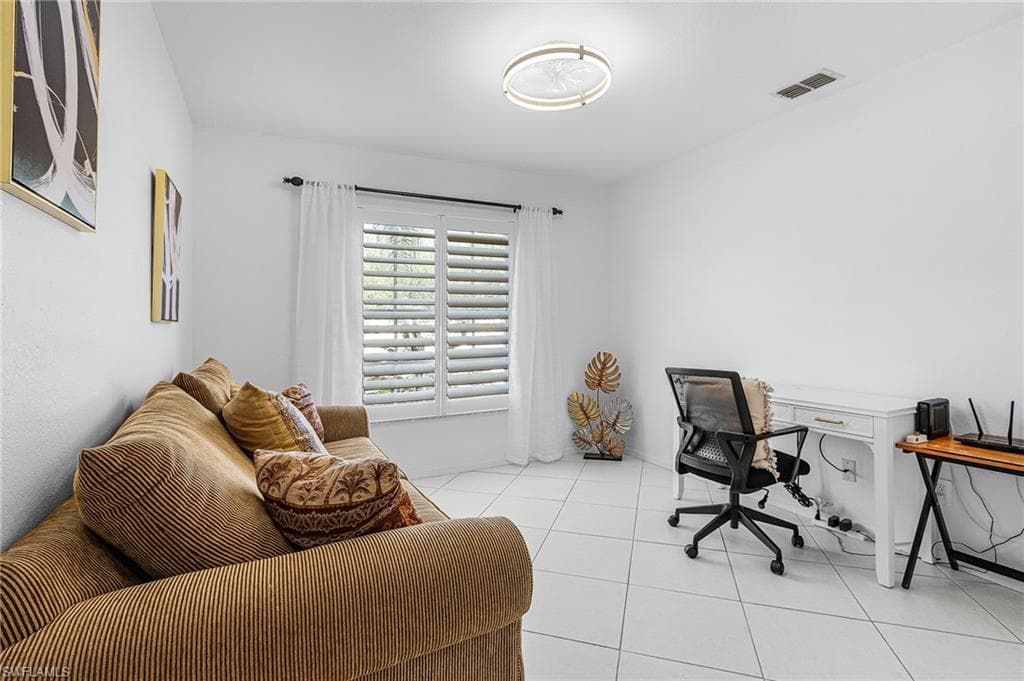 760 Wiggins Lake DR # 206, NAPLES FL 34110-22