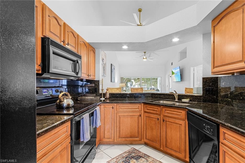 760 Wiggins Lake DR # 206, NAPLES FL 34110-6