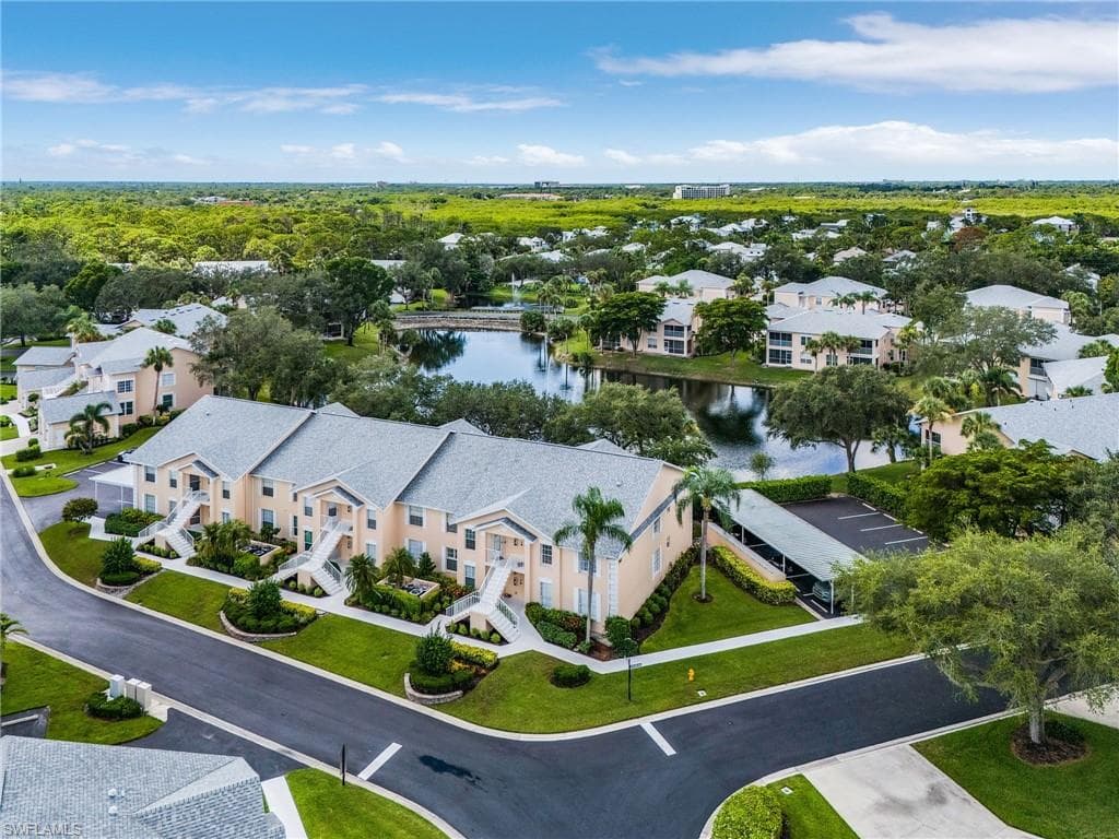 760 Wiggins Lake DR # 206, NAPLES FL 34110-29