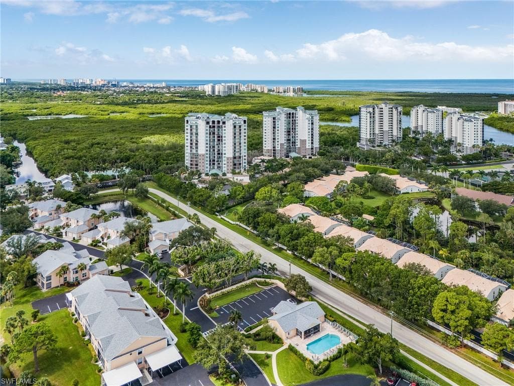 760 Wiggins Lake DR # 206, NAPLES FL 34110-33