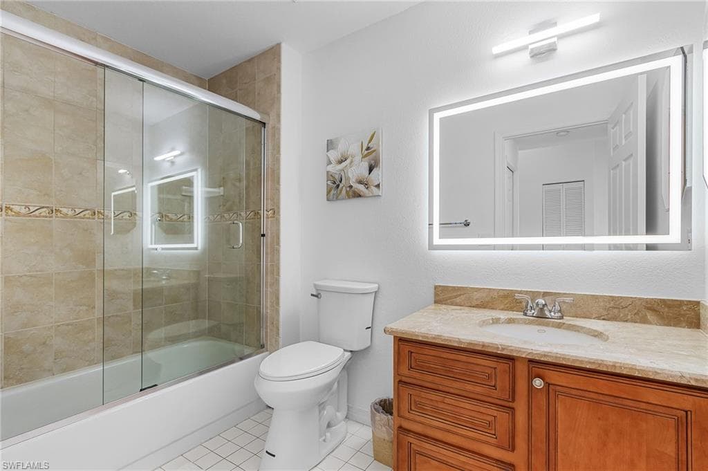 760 Wiggins Lake DR # 206, NAPLES FL 34110-13