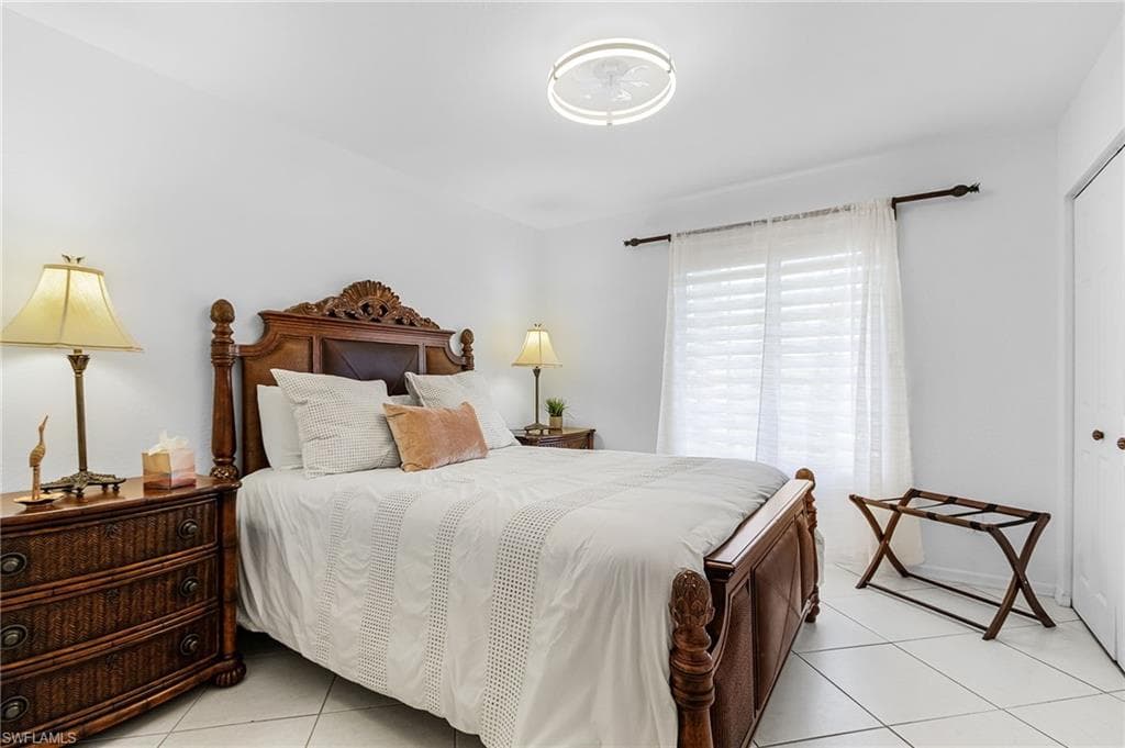 760 Wiggins Lake DR # 206, NAPLES FL 34110-10