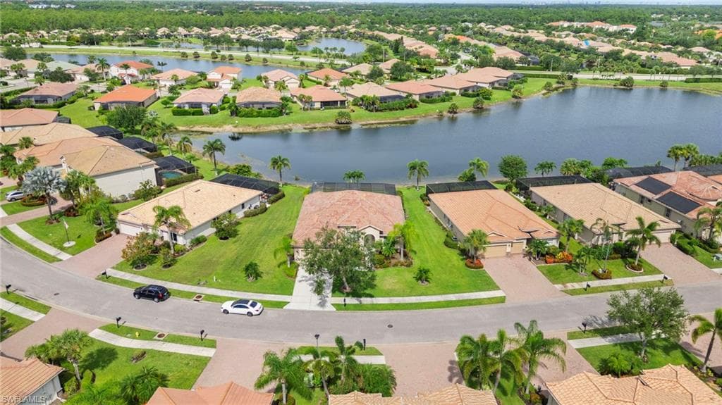 8095 Piedmont DR, NAPLES FL 34104-35