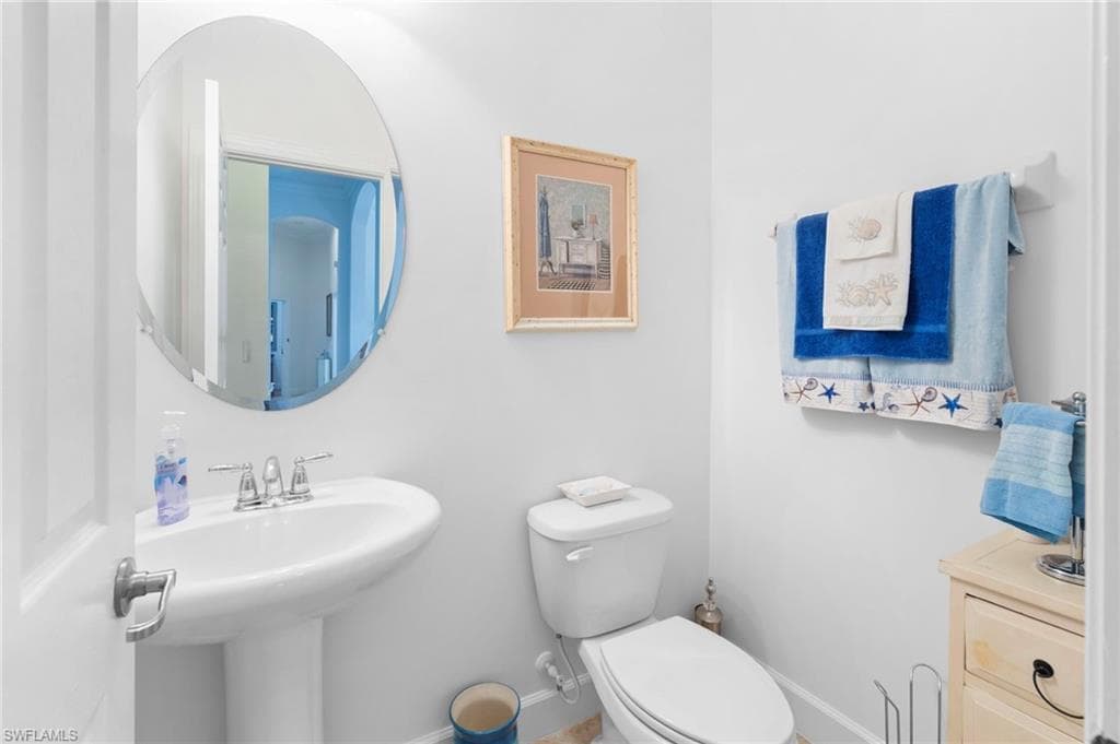 8095 Piedmont DR, NAPLES FL 34104-34