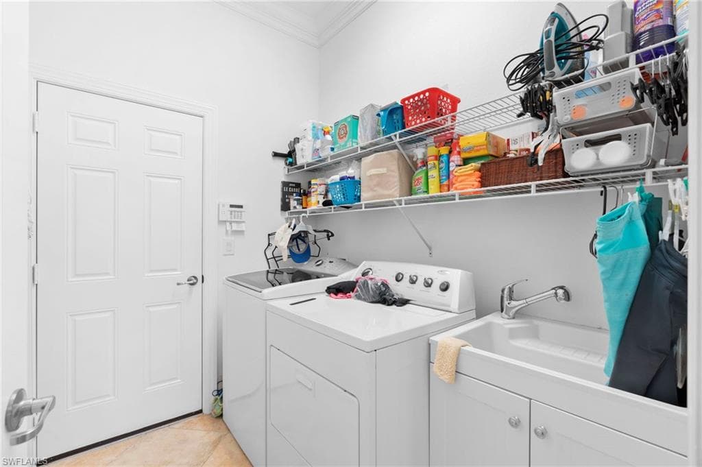 8095 Piedmont DR, NAPLES FL 34104-38